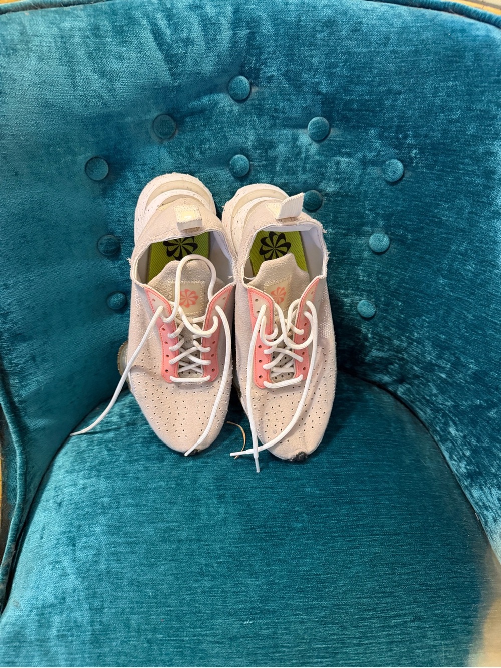 Nike Women's Sneakers in Cream and Pink